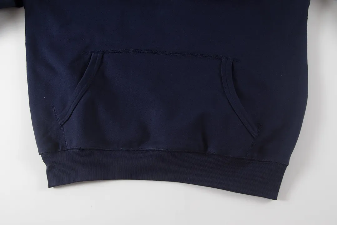 P230 Color: Black/Navy Blue/Coffee Brown/Heather Gray Size: S M L -RL's classic style for all seasons. The fit is loose and can be easily controlled by both men and women. Simple Clean and versatile, you can't go wrong with it. Exposed topstitching. Collage triangle. 1.3 cm retro original color hook drawstring. Details are everywhere.